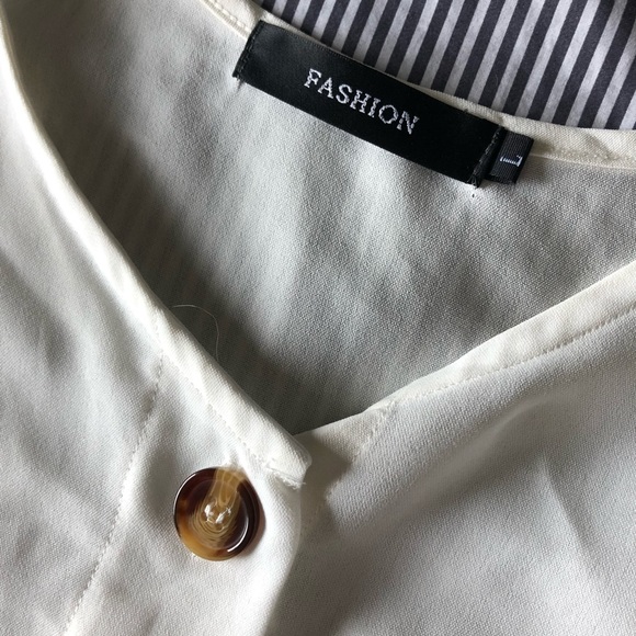 Amazon Fashion L white button front tank - Picture 2 of 2